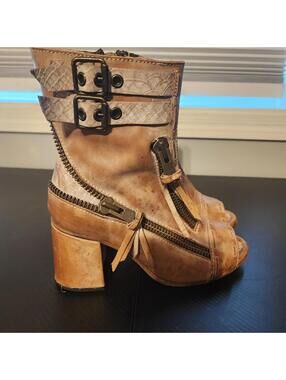 EUC Freebird Zombie by seven Tan heeled open to boots block heel 8